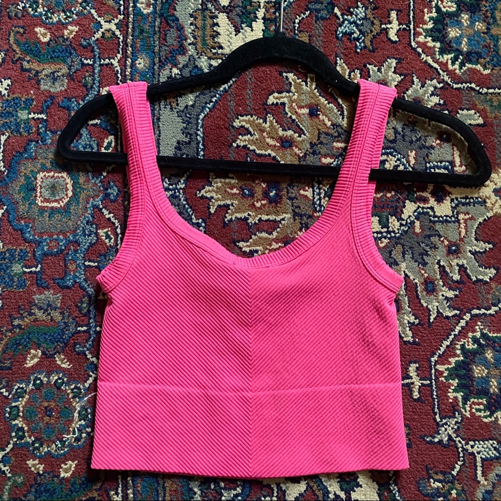 Nikibiki Crop Top